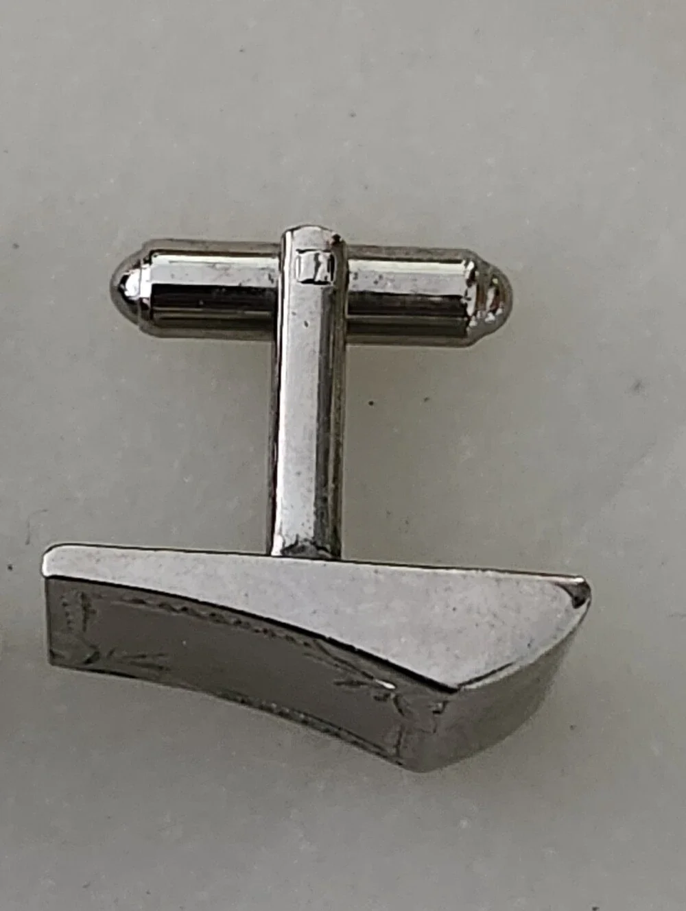 Vtg Hickok Silver Tone Curved Rectangular Engraved Leaf Detailing Cufflinks